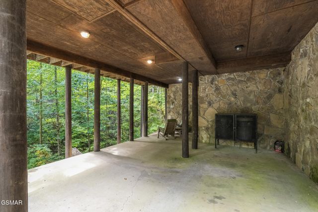 4275 Parkside Village Drive, Sevierville, TN 37862