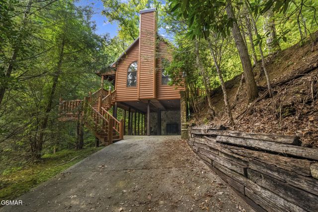 4275 Parkside Village Drive, Sevierville, TN 37862