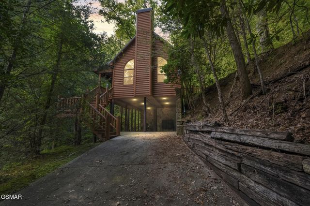 4275 Parkside Village Drive, Sevierville, TN 37862