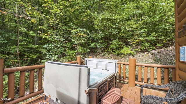 4275 Parkside Village Drive, Sevierville, TN 37862