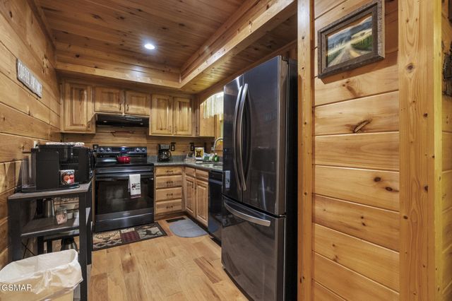 4275 Parkside Village Drive, Sevierville, TN 37862