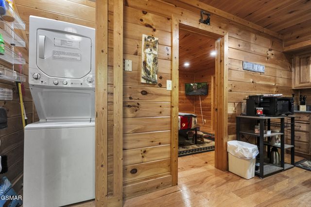 4275 Parkside Village Drive, Sevierville, TN 37862