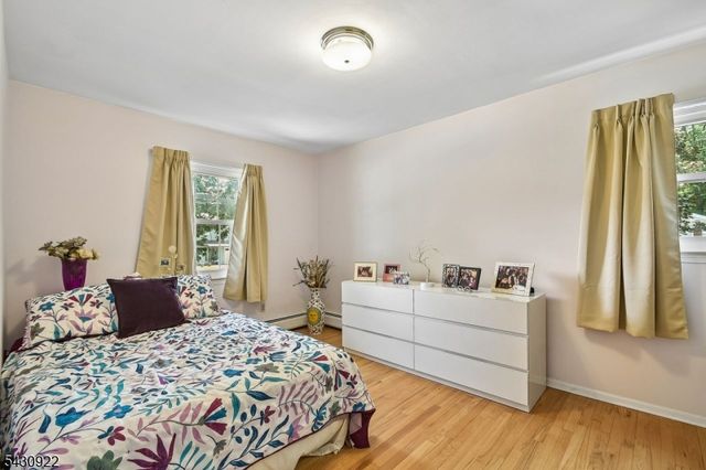 42 Davenport Ave, Roseland Boro, NJ 07068