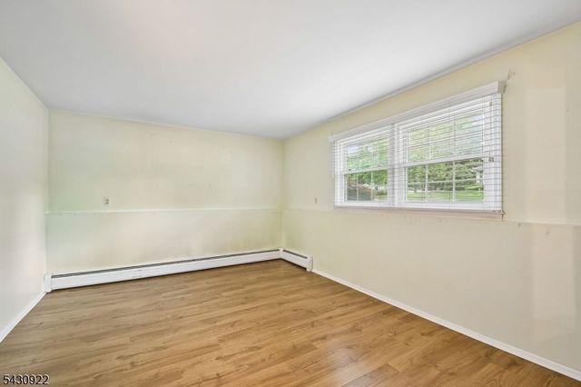 42 Davenport Ave, Roseland Boro, NJ 07068