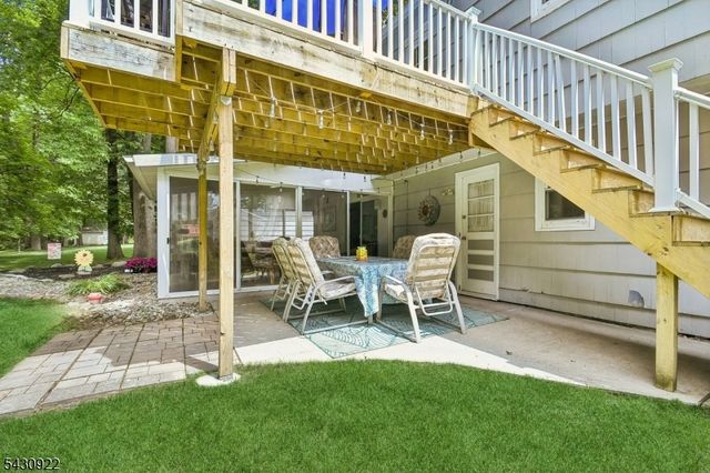 42 Davenport Ave, Roseland Boro, NJ 07068
