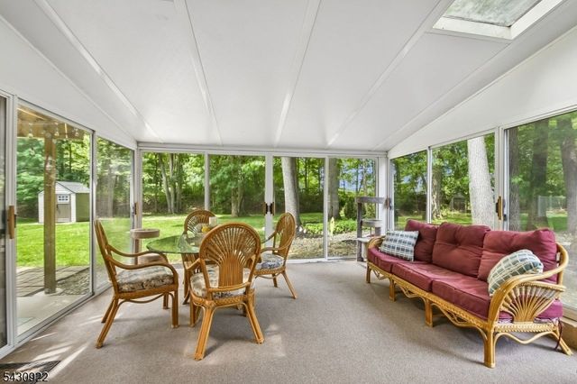 42 Davenport Ave, Roseland Boro, NJ 07068