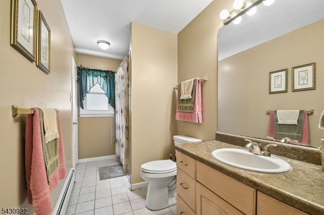 42 Davenport Ave, Roseland Boro, NJ 07068