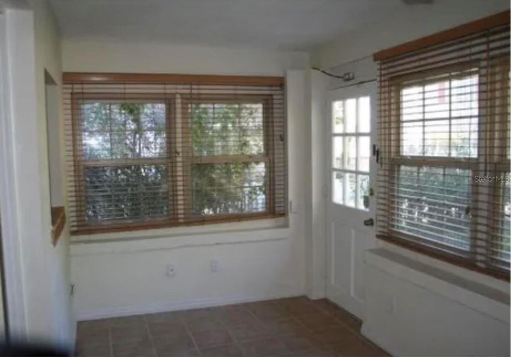 Image 12 of property listing at 826 N WESTMORELAND DRIVE, Orlando, FL 32804