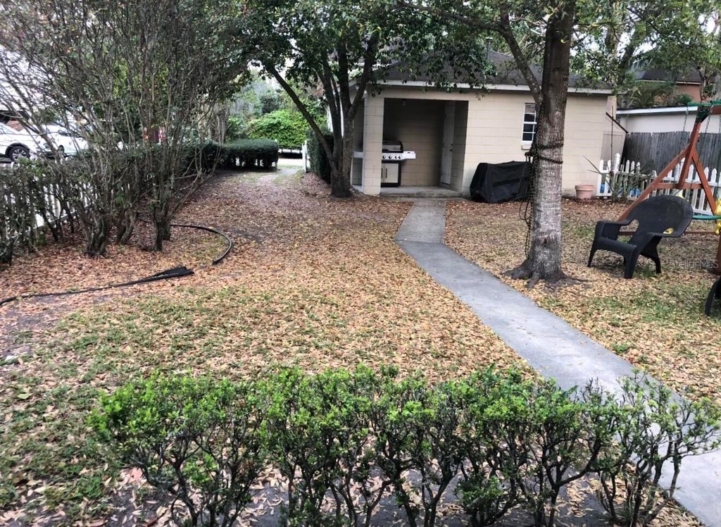 Image 3 of property listing at 826 N WESTMORELAND DRIVE, Orlando, FL 32804