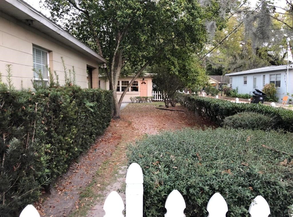 Image 4 of property listing at 826 N WESTMORELAND DRIVE, Orlando, FL 32804