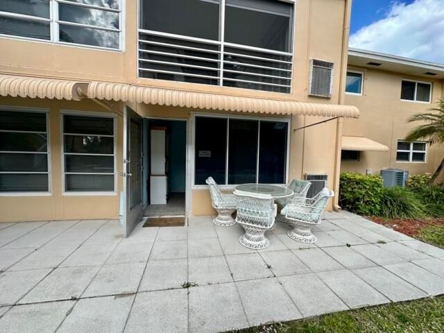 2151 NE 1st Court 105, Boynton Beach, FL 33435