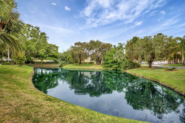 178 Ramblewood Circle, Royal Palm Beach, FL 33411