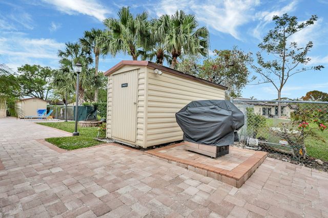 178 Ramblewood Circle, Royal Palm Beach, FL 33411