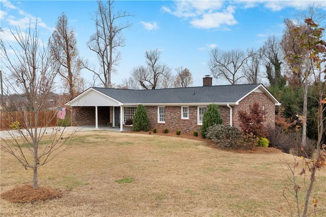 138 Julian Drive, Seneca, SC 29678