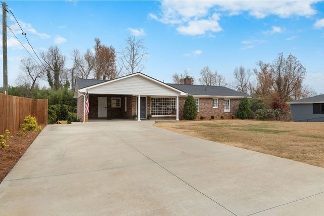 138 Julian Drive, Seneca, SC 29678