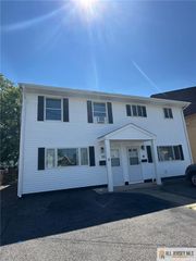 11 Hyde Avenue, Iselin, NJ 08830