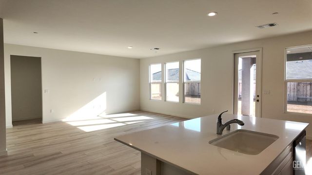 8401 Estes Park Street, Bakersfield, CA 93314