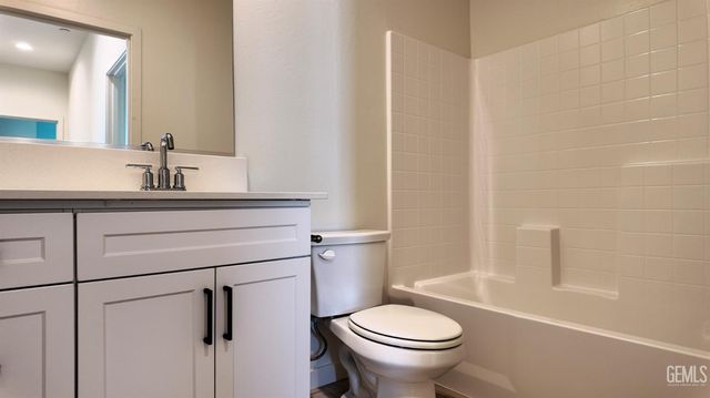 8401 Estes Park Street, Bakersfield, CA 93314