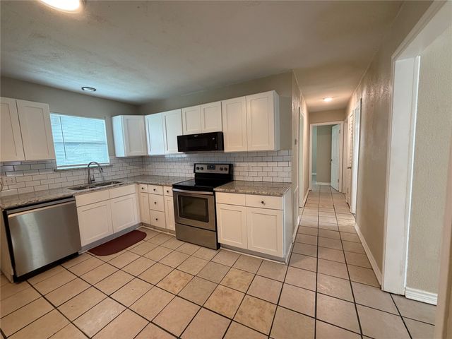 532 King Street, Burleson, TX 76028