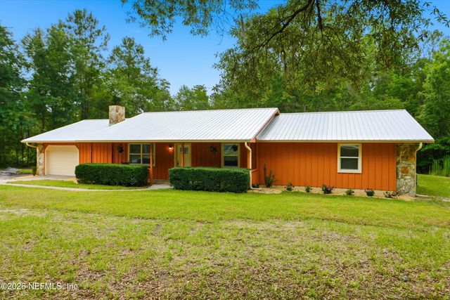 130 WIPPLETREE Court, Palatka, FL 32177