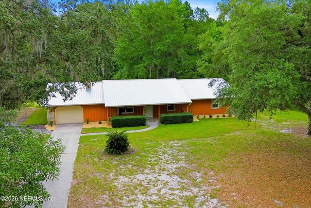 130 WIPPLETREE Court, Palatka, FL 32177