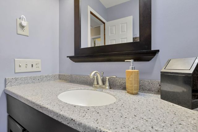 1775 SE Old Logan Road SE, Lancaster, OH 43130