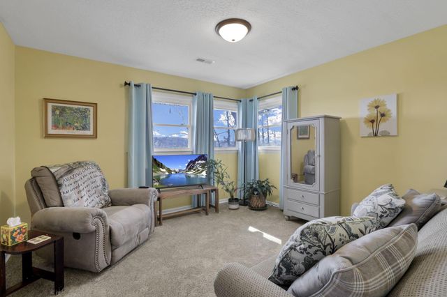 1775 SE Old Logan Road SE, Lancaster, OH 43130