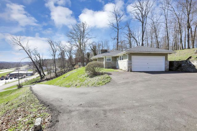 1775 SE Old Logan Road SE, Lancaster, OH 43130