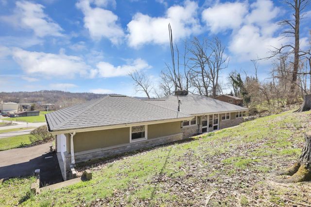 1775 SE Old Logan Road SE, Lancaster, OH 43130