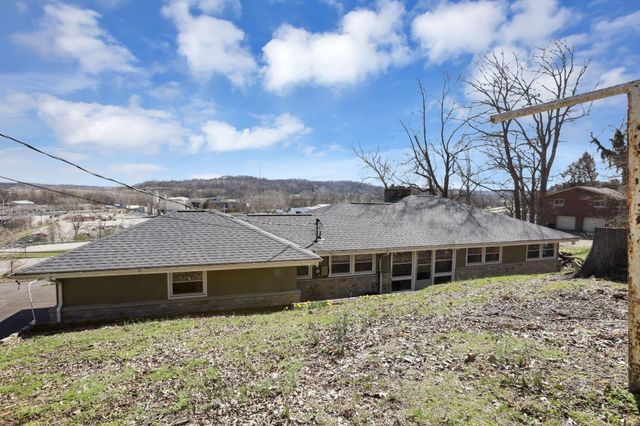 1775 SE Old Logan Road SE, Lancaster, OH 43130