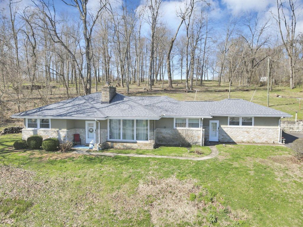 1775 SE Old Logan Road SE, Lancaster, OH 43130