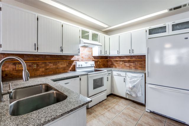 661 Prairie Dell Street, Lewisville, TX 75067