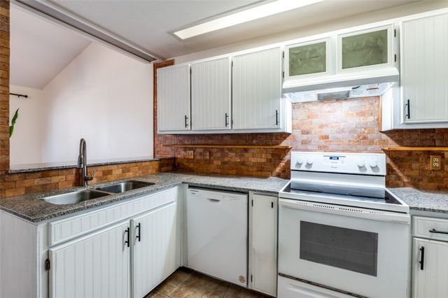 661 Prairie Dell Street, Lewisville, TX 75067