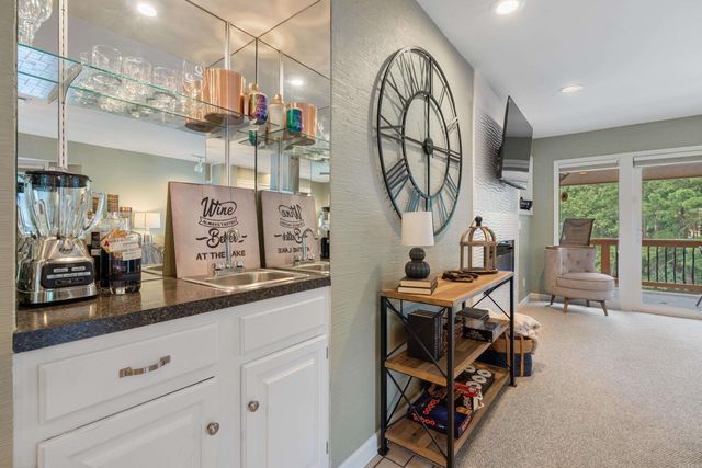 200 Pretti Pt Apt F4, Hot Springs, AR 71913