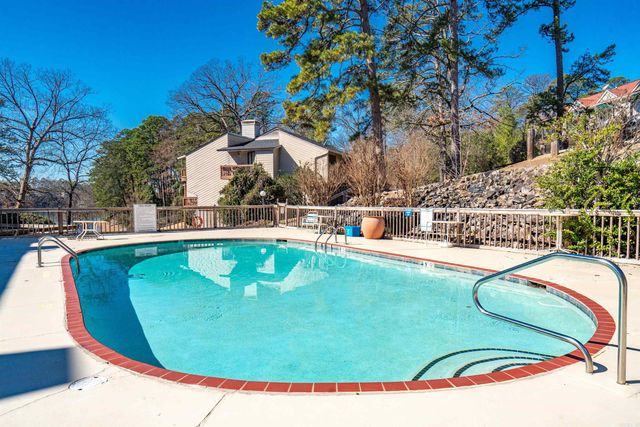 200 Pretti Pt Apt F4, Hot Springs, AR 71913