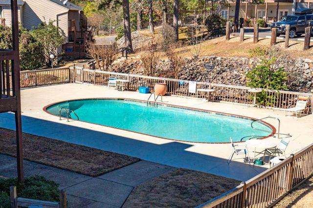 200 Pretti Pt Apt F4, Hot Springs, AR 71913