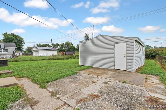 25 Briarcliff Drive, Granite City, IL 62040