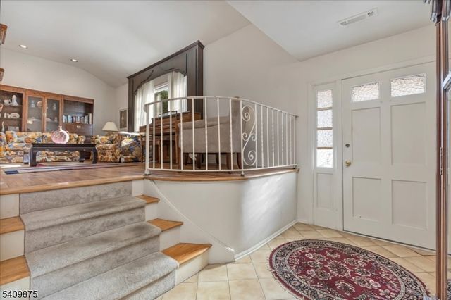 29 Manitou Cir, Westfield Town, NJ 07090