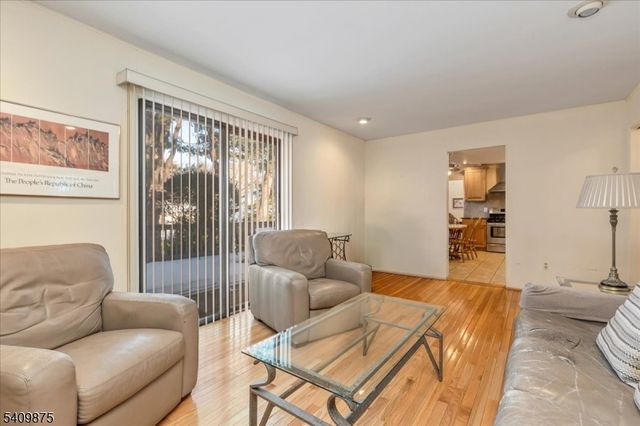 29 Manitou Cir, Westfield Town, NJ 07090