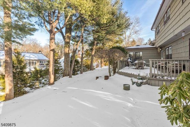 29 Manitou Cir, Westfield Town, NJ 07090