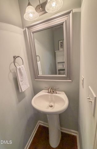 130 S Camellia Street, Chapel Hill, NC 27516