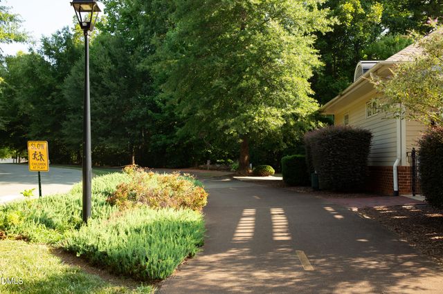 130 S Camellia Street, Chapel Hill, NC 27516