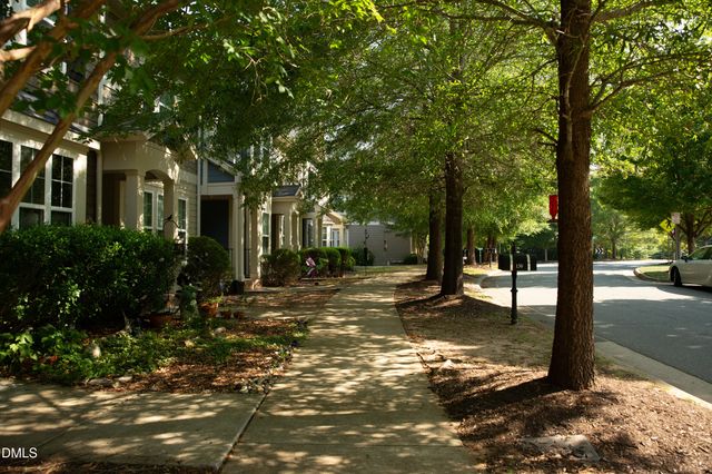 130 S Camellia Street, Chapel Hill, NC 27516