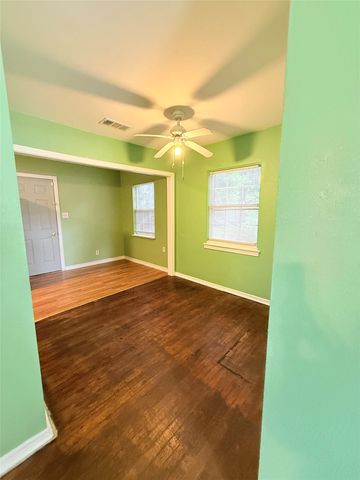 11827 Gaston Parkway, Dallas, TX 75218