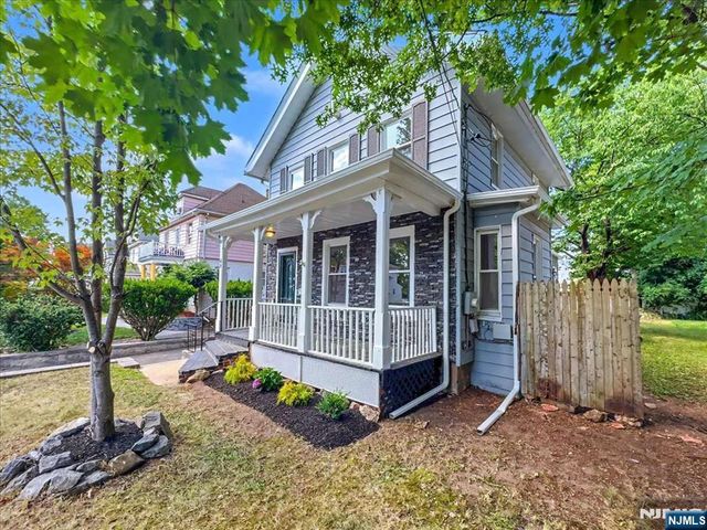 89 W Hamilton Avenue, Englewood, NJ 07631
