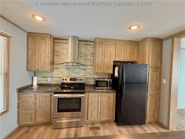 6021 Wood School Road, Gallipolis Ferry, WV 25515