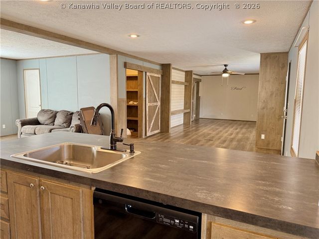 6021 Wood School Road, Gallipolis Ferry, WV 25515