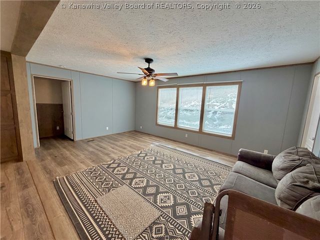 6021 Wood School Road, Gallipolis Ferry, WV 25515