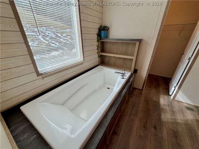 6021 Wood School Road, Gallipolis Ferry, WV 25515