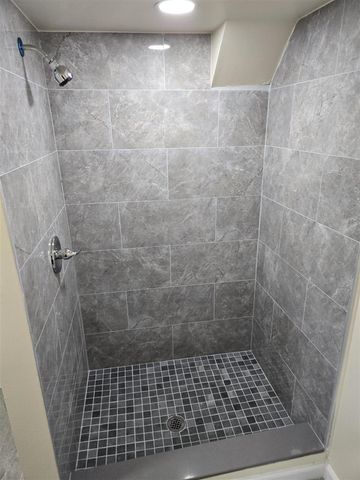 9634 Inkster Road, Redford, MI 48239